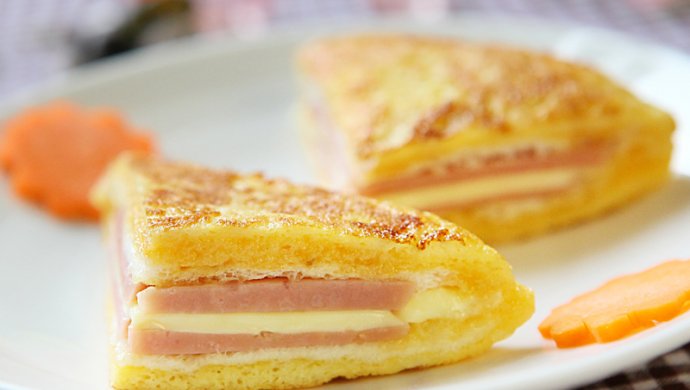 The practice of ham west toast-French cuisine